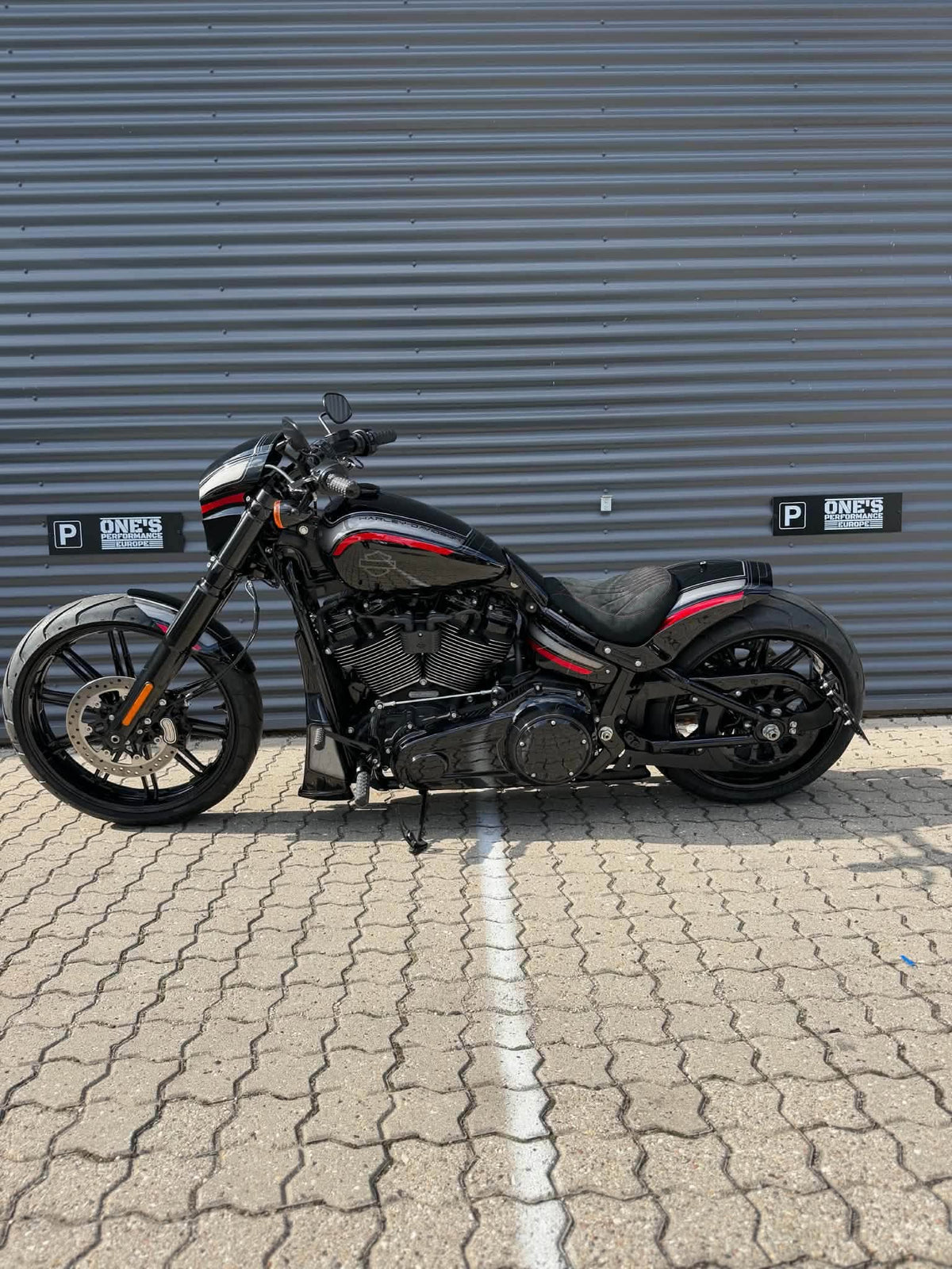 Harley-Davidson Breakout FXBRS 114 – 2018 – Kun 715 km