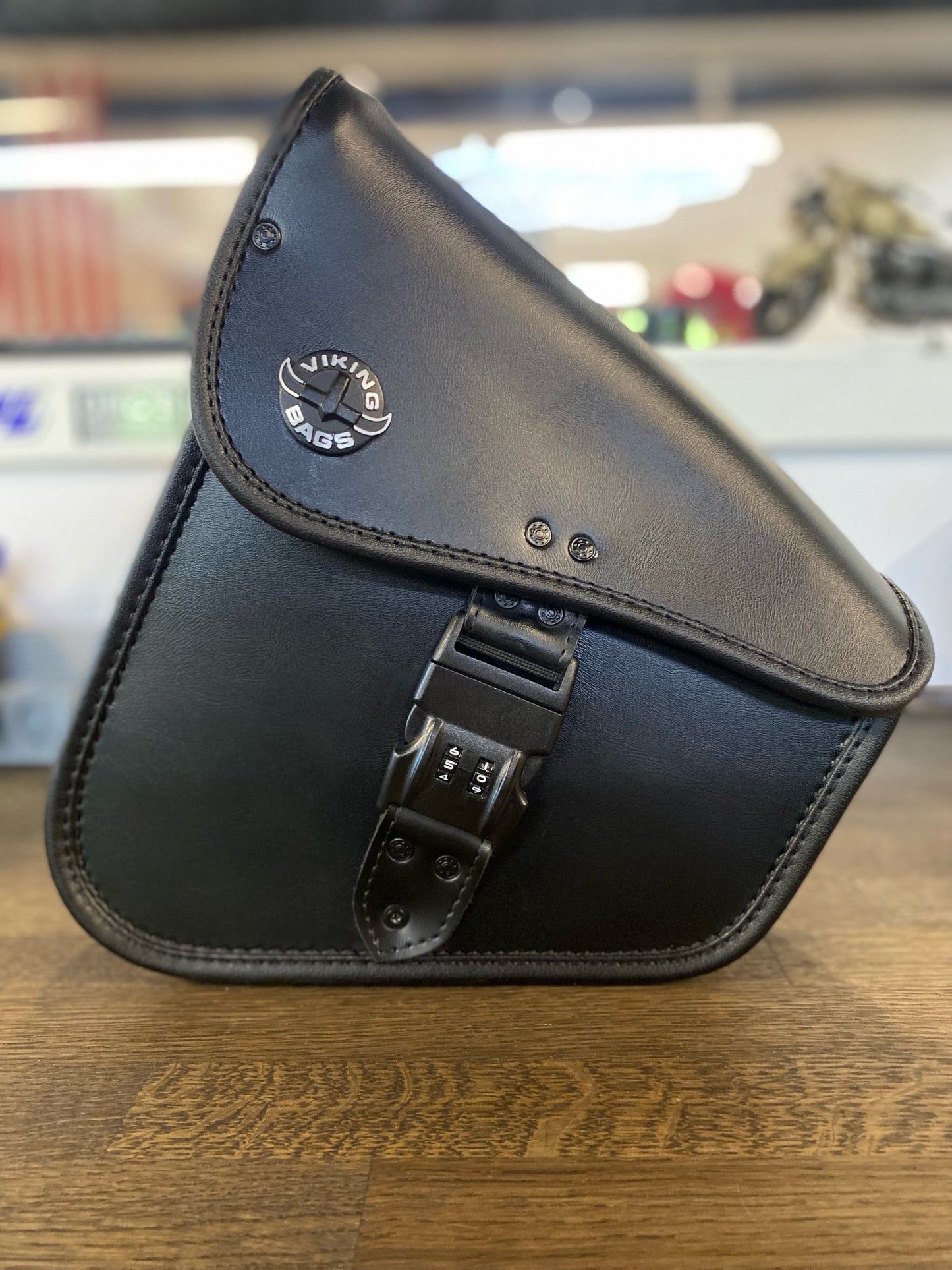 Black Digilock Swingarm taske – Harley Softail / Som Ny